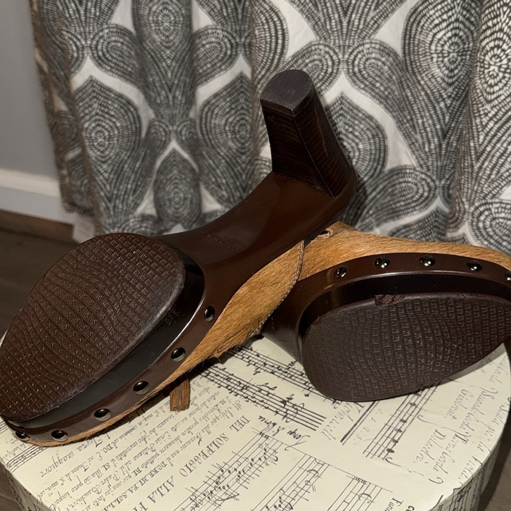 Stuart Weitzman Pony Hair Tassel Heeled Mules SZ 7.5 - Picture 8 of 11